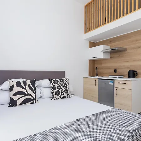 Reverie - Studio For 2 - City Center